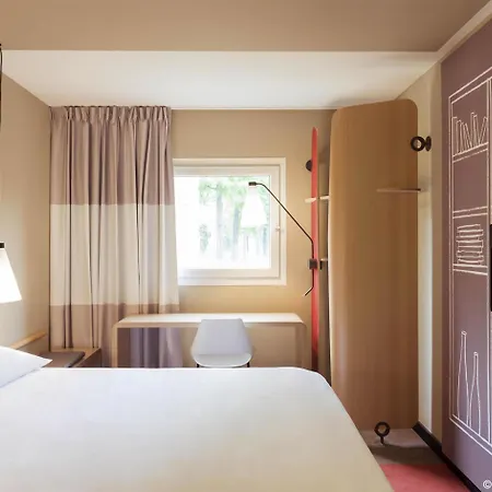 Ibis Paris La Defense Courbevoie Hotel Exterior photo