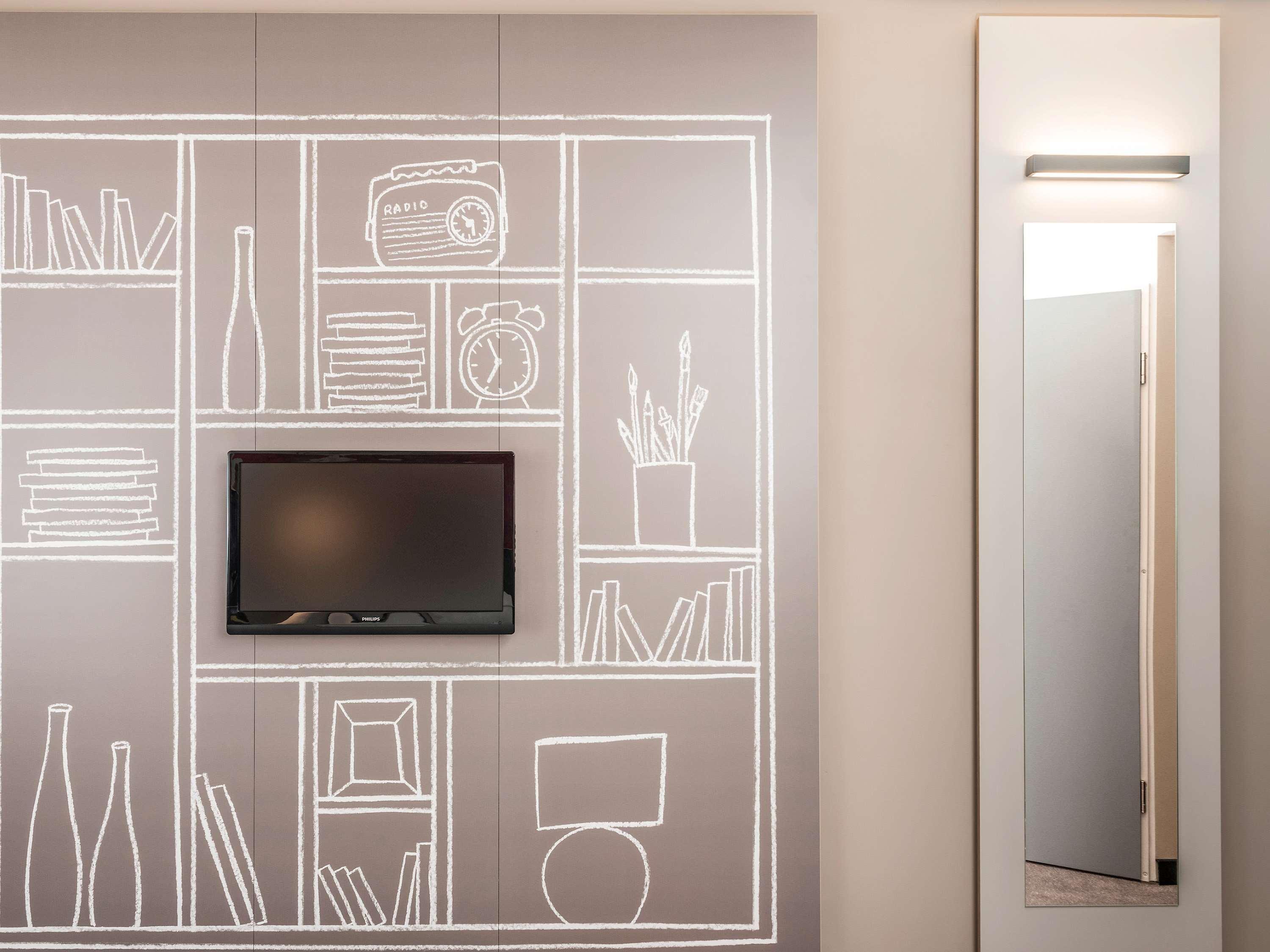 Ibis Paris La Defense 3*