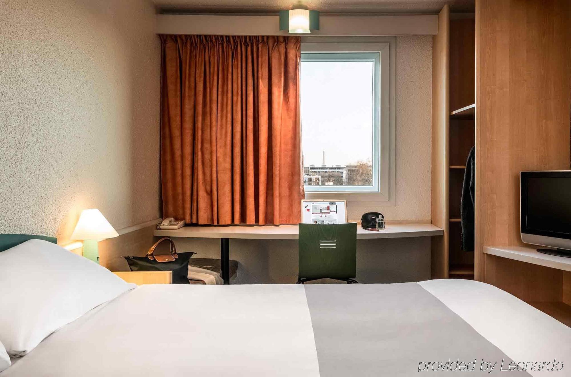 Hotel Ibis Paris La Defense 3*