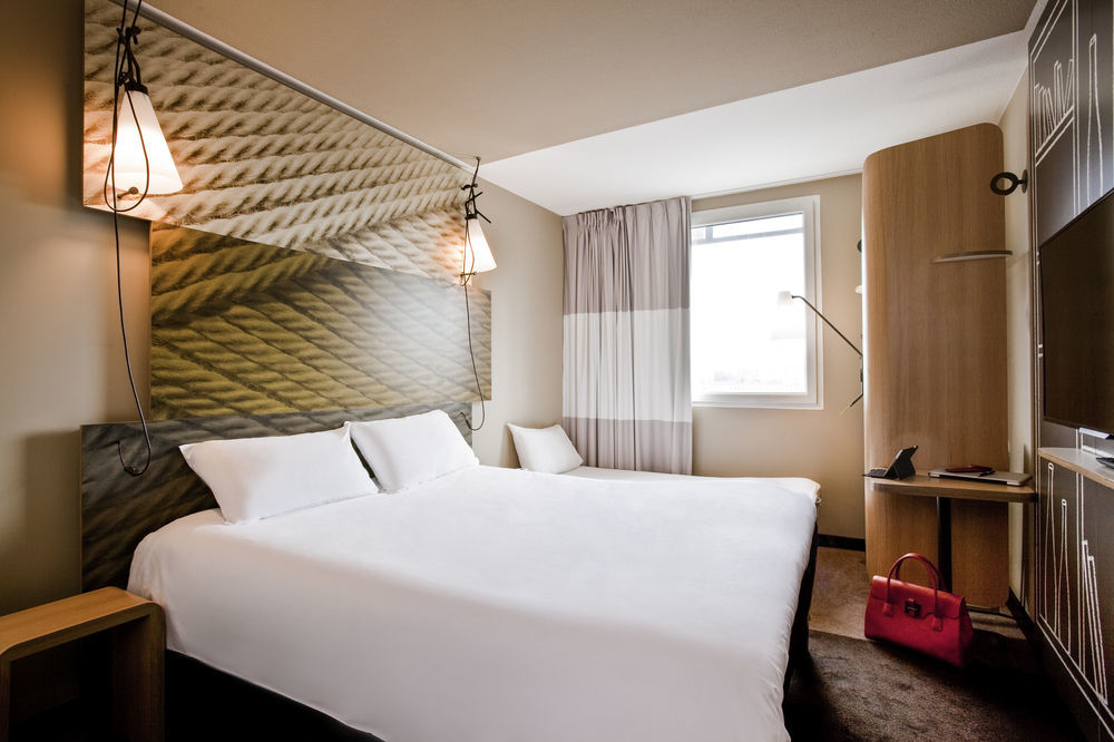 Ibis Paris La Defense Hotel