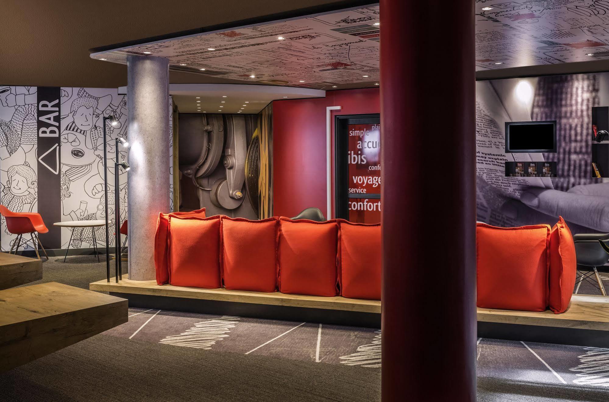 Ibis Paris La Defense 3*